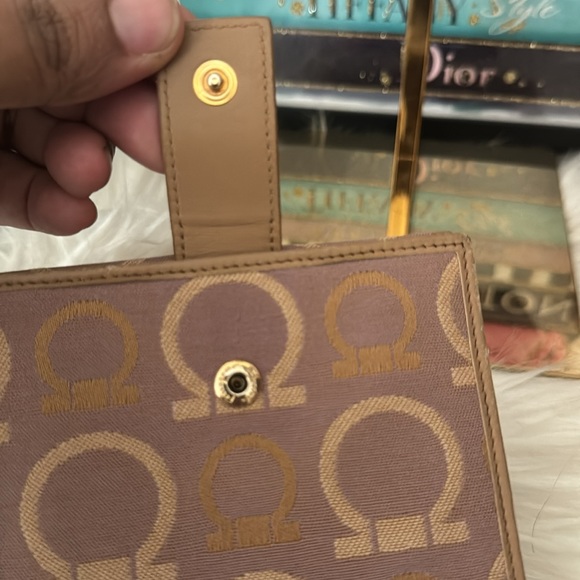 Authentic Salvatore Ferragamo wallet - Picture 14 of 14